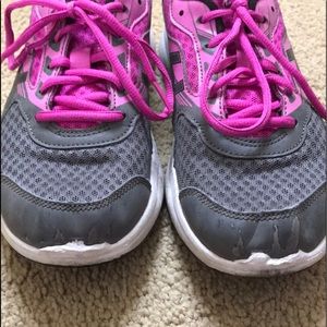 ASICS sneaker/ running shoe